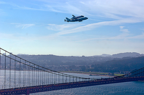 space shuttle endeavour flies over golden gate bridge, aircraft, boeing 747, fly-by, flying, flyover, golden gate bridge, nasa, ov105, piggyback, plane, sca, sf endeavour 2012, space shuttle endeavour, suspension bridge