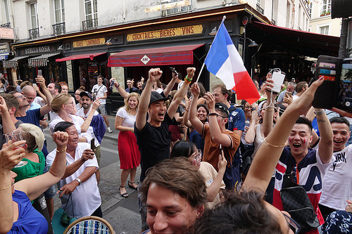 spontaneous street celebration of france winning soccer world championship - finale coupe du monde de football 2018 - supporters (paris), allez les bleus, bleu blanc rouge, coupe du monde de football 2018, crowd, dancing, fifa, french flags, on a gagné, place de la contrescarpe, soccer world cup 2018, street party