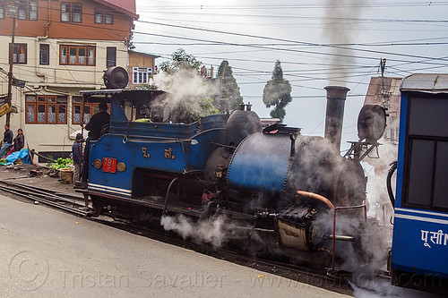 steam locomotive pulling train - darjeeling (india), 791, darjeeling himalayan railway, darjeeling toy train, narrow gauge, railroad, smoke, smoking, steam engine, steam locomotive, steam train engine