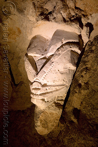 stone carving - catacombes de paris - catacombs of paris (off-limit area) - bar des rats, cave, clandestines, illegal, paris, sculpture, trespassing, underground quarry