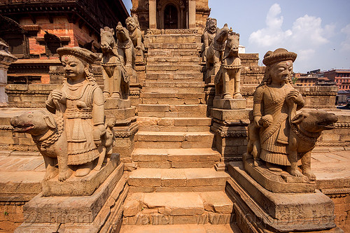 stone stair to temple - bhaktapur durbar square (nepal), bhaktapur, durbar square, hindu temple, hinduism, sculptures, stairs, statues, steps