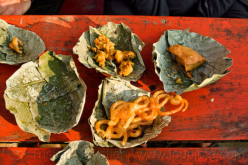 street food in leaves plates (india), dish, environment, hindu pilgrimage, hinduism, kumbh mela, lead, leaves, plates, street food, sweets, table