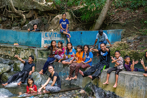 sumber air panas uwedaka - hot springs near luwuk, bathing, boys, crowd, girls, hot springs, kids, pools