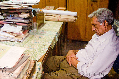 the boss is sleeping (india), boss, delhi, desk, jayyed press, man, napping, office, print shop, printing shop, sitting, sleeping