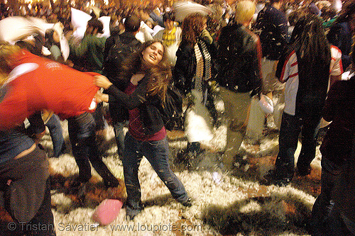the great san francisco pillow fight 2007, crowd, down feathers, duvet, night, pillows, san francisco pillow fight, world pillow fight day