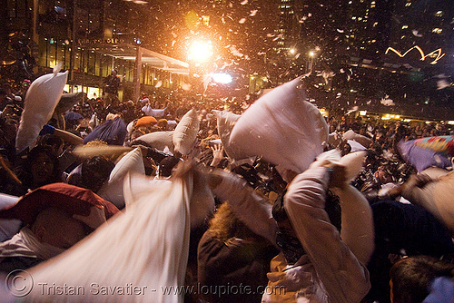 the great san francisco pillow fight 2008, down feathers, night, pillows, world pillow fight day