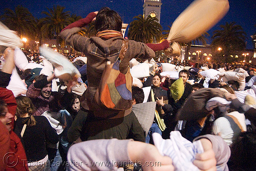 the great san francisco pillow fight 2008, down feathers, night, pillows, world pillow fight day