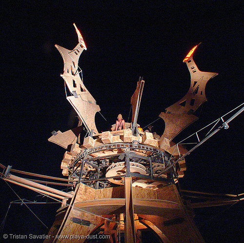 the machine by seattles machine crew - burning man 2005, art installation, burning man at night, seattle's machine crew, the machine