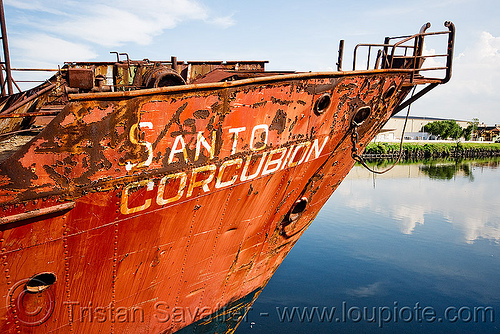 the santo corcubión rusting wreck - ship cemetery (la boca, buenos aires), argentina, boat cemetery, buenos aires, la boca, riachuelo, rusting, rusty, río la matanza, río matanza, santo corcubion, santo corcubión, ship cemetery, ship graveyard, wreck