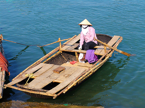 thúng chai boat - vietnam, asian woman, asian women, bamboo, basket boat, round boat, sea, thung chai, thúng chai