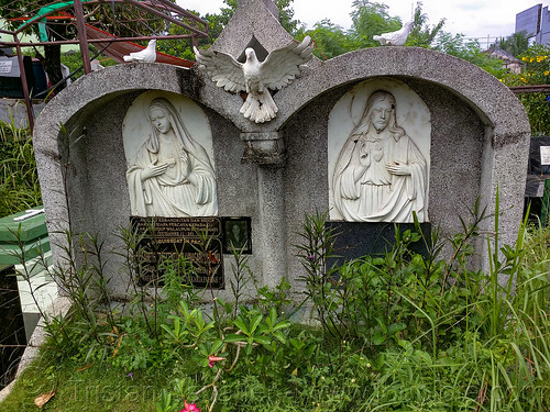 tombs with colomb in jogjakarta christian cemetery, graves, graveyard, jogjakarta christian cemetery, tombs, tpu utaralaya