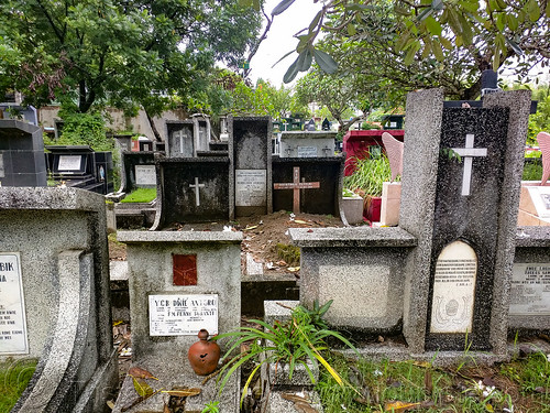 tombs with crosses in jogjakarta christian cemetery, christian cross, graves, graveyard, jogjakarta christian cemetery, tombs, tpu utaralaya