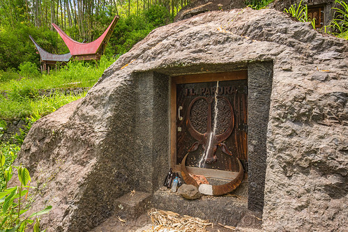 toraja rock-tomb with water buffalo horns offering, burial site, cemetery, grave, graveyard, liang pak, pa'tedong, rock tomb, tana toraja, tongkonan, water buffalo horns