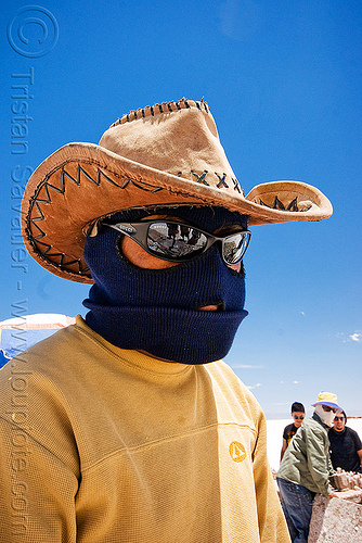 total sun protection, argentina, blue sky, face mask, hat, headgear, hood, jujuy, man, noroeste argentino, salar, salinas grandes, salt bed, salt flats, salt lake, sunglasses, white, worker