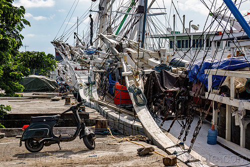 traditional pinisi boats (bugis schooners) docked at the makassar harbor, boats, bugis schooners, dock, harbor, makassar, pinisi, ship bow, ships