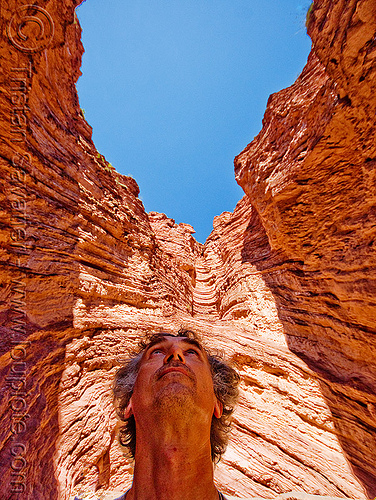 tristan savatier - quebrada de las conchas - cafayate (argentina), argentina, calchaquí valley, canyon, cliffs, man, noroeste argentino, quebrada de cafayate, quebrada de las conchas, rock, self portrait, selfie, valles calchaquíes