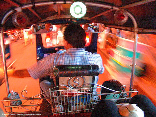 tuk-tuk in bangkok - thailand, auto rickshaw, bangkok, driver, moving fast, night, taxi, thailand, tuk-tuk, บางกอก