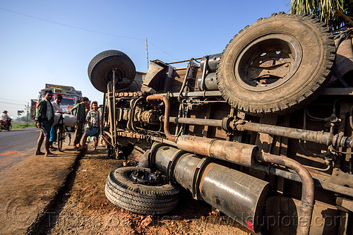 underbelly of overturned truck (india), crash, india, lorry, overturned truck, road, rollover, tata motors, traffic accident, truck accident, underbelly, wreck