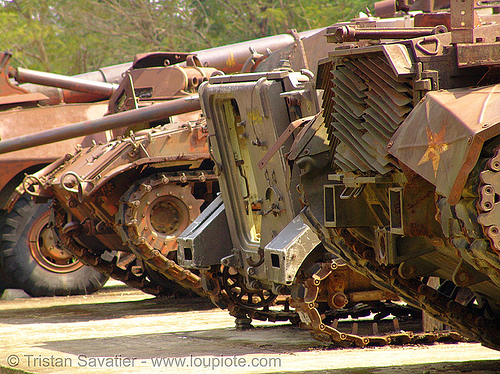 us tanks - war - vietnam, army tank, hué, memorial, military, rusty, vietnam war