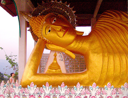 พระนอน - พระพุทธรูป - wat somdet - giant golden reclining buddha statue - สังขละบุรี - sangklaburi - thailand, buddha image, buddha statue, buddhism, buddhist temple, giant buddha, golden color, reclining buddha, sangklaburi, sculpture, wat somdet, woman, พระนอน, พระพุทธรูป, สังขละบุรี