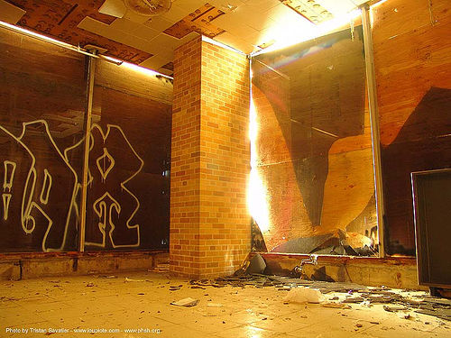 west-lobby - abandoned hospital (presidio, san francisco), abandoned building, abandoned hospital, graffiti, presidio hospital, presidio landmark apartments, trespassing