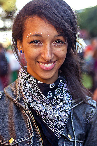 white dots eye makeup, black bandana, black bandanna, tenisha, woman