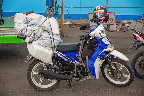yamaha force fi 110cc motorcycle, dock, harbor, motorcycle, surabaya