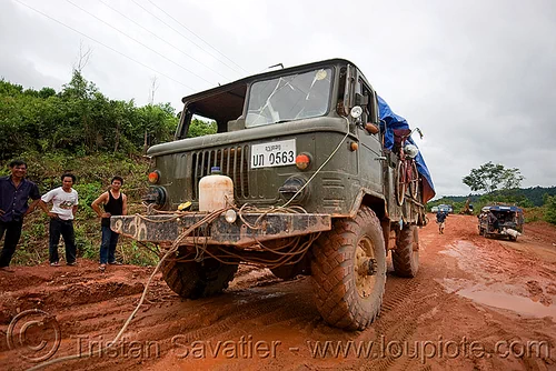 газ-66 - gaz-66 russian all terrain 4x4 truck (laos), 4x4 trucks, all terrain, army trucks, gaz-66, lorry, military trucks, mud, road, ruts, truck, газ-66, го́рьковский автомоби́льный заво́д
