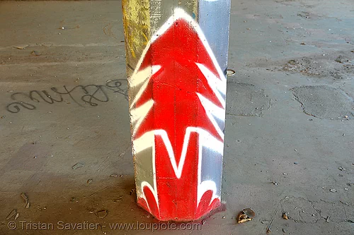 abandoned factory (san francisco), column, derelict, graffiti, pillar, plant trees, plantrees, red, street art, tie's warehouse, trespassing