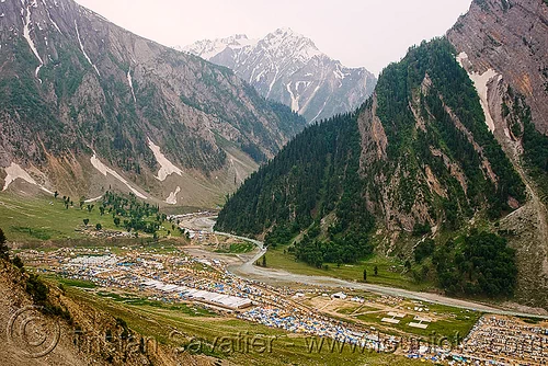 baltal - amarnath yatra (pilgrimage) - kashmir, amarnath yatra, hindu pilgrimage, kashmir, mountain trail, mountains, pilgrims, v-shaped valley
