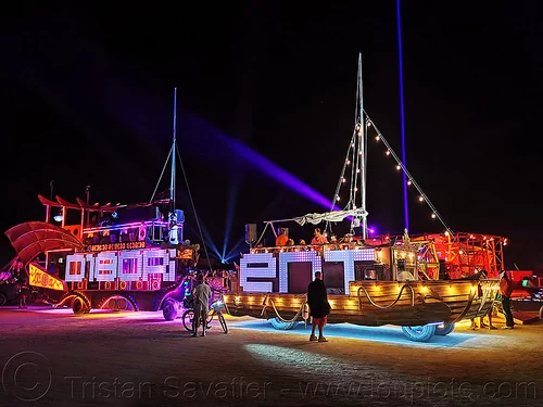 burning man - disorient art car, burning man art cars, burning man at night, disorient art car, mutant vehicles