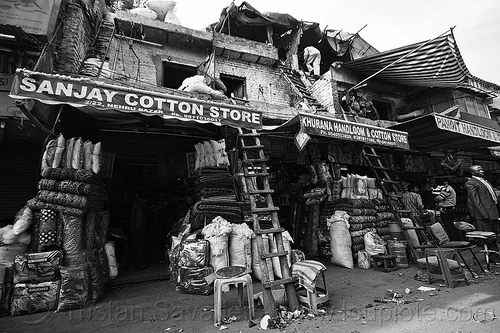 cotton stores in paharganj (delhi, india), building, cotton stores, delhi, dilapidated, handloom store, khurana handloom & cotton store, ladders, paharganj, sanjay cotton store, shops