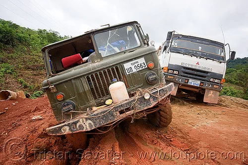 gaz-66 russian all terrain 4x4 truck stuck in mud (laos), 4x4 trucks, all terrain, army trucks, gaz-66, lorry, military trucks, mud, road, ruts, truck, газ-66, го́рьковский автомоби́льный заво́д