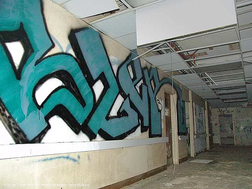 graffiti - abandoned hospital (presidio, san francisco), abandoned building, abandoned hospital, graffiti, presidio hospital, presidio landmark apartments, trespassing