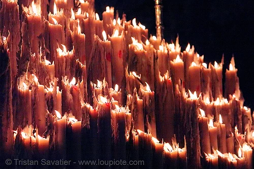 hermandad de los panaderos - candles on the paso de la virgen - semana santa en sevilla, candles, easter, float, hermandad de los panaderos, madonna, night, paso de la virgen, sacred art, semana santa, sevilla
