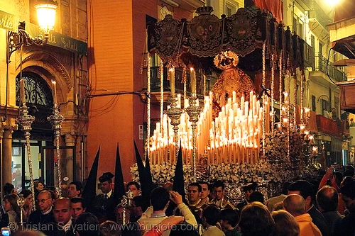 hermandad de los panaderos - paso de la virgen - semana santa en sevilla, candles, easter, float, hermandad de los panaderos, madonna, night, paso de la virgen, sacred art, semana santa, sevilla