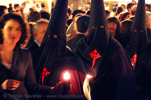 hermandad de los panaderos - semana santa en sevilla, candles, easter, hermandad de los panaderos, nazarenos, night, red, semana santa, sevilla