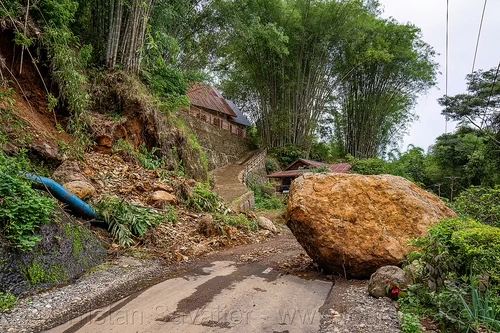 large boulder fell on road, boulder, landslide, road, tana toraja