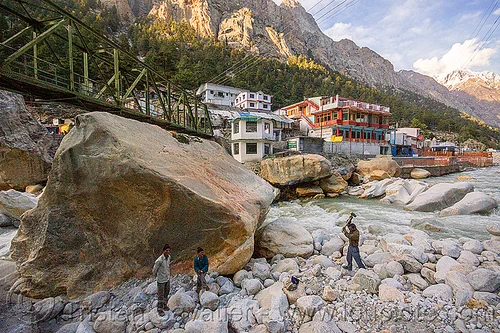 large boulders in bhagirathi river - gangotri (india), bhagirathi river, bhagirathi valley, boulders, gangotri, hammering, men, mountain river, mountains, river bed, rock, working