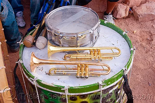 marching band instruments - trumpets and drums, andean carnival, argentina, carnaval de la quebrada, carnaval de tilcara, comparsa, drums, drumsticks, los caprichosos, marching band, musical instruments, noroeste argentino, quebrada de humahuaca, trumpets