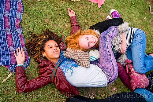 nicol cruz and samantha, bluegrass, enlaced, friends, golden gate park, grass, hardly, lawn, nicol cruz, nicolette, passion, sam, samantha, strictly, women