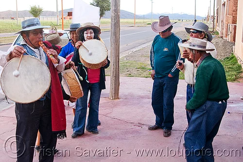old gauchos celebrating carnaval in abra pampa - humahuaca (argentina), abra pampa, andean carnival, argentina, band, caja, carnaval de la quebrada, drummers, drumming, drums, folklore, gauchos, hat, man, music, noroeste argentino, old, quebrada de humahuaca