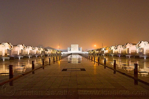 pratibimb sthal - elephant rows - ambedkar park - lucknow (india), ambedkar memorial, ambedkar park, architecture, elephant sculptures, elephant statues, elephants, lucknow, monument, night, pratibimb sthal, stone elephant, vanishing point