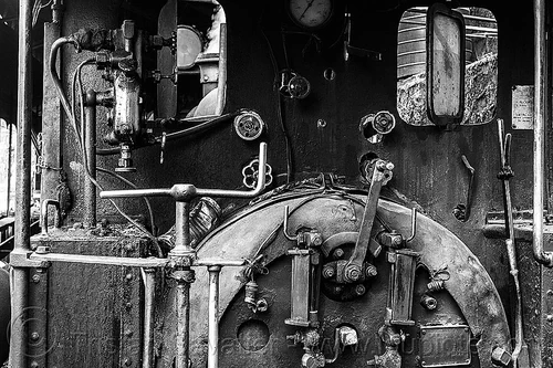 steam locomotive controls and valves (india), darjeeling himalayan railway, darjeeling toy train, narrow gauge, railroad, steam engine, steam locomotive, steam train engine, valves
