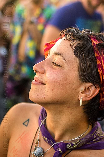 yassmine dancing at decompression 2014 (san francisco), bandana, dancing, headband, hippie, jewelry, necklaces, nose piercing, septum piercing, woman, yassmine